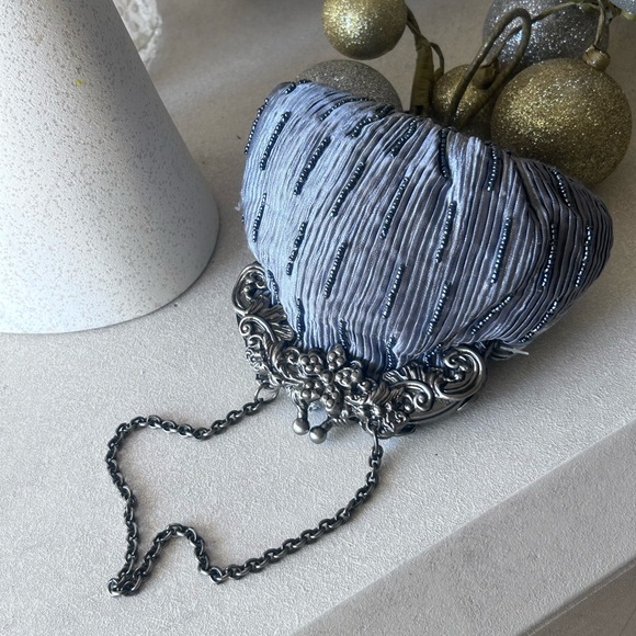Vintage Elegant Beaded Handkerchief Grey Embellished Silver Silk Evening Bag - Picture 10 of 13